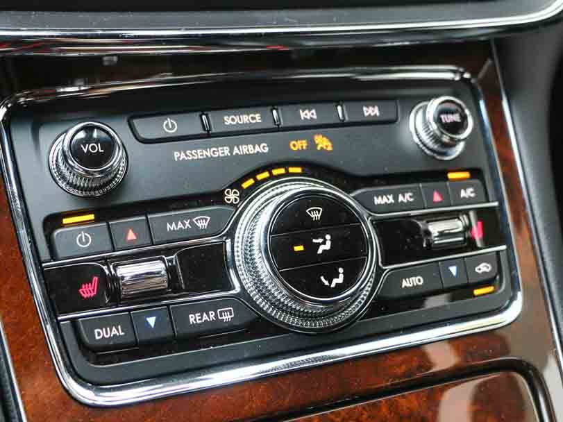 لينكون كونتيننتال Interior 