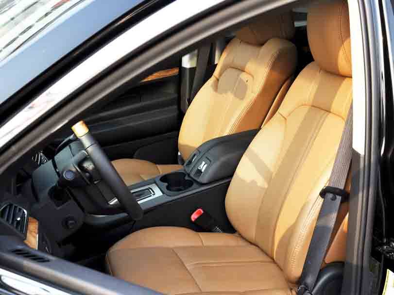 لينكولن إم كيه تي Interior 
