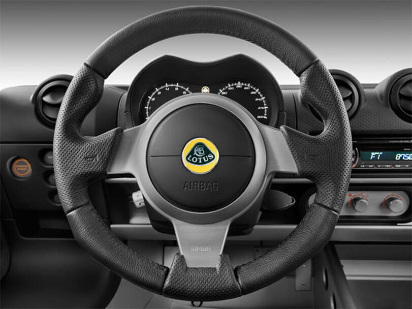 لوتس إكسيج Interior 