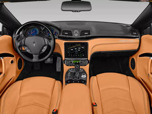 مازيراتي جرانكابريو الداخلية 