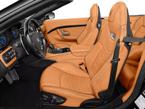 مازيراتي جرانكابريو الداخلية 