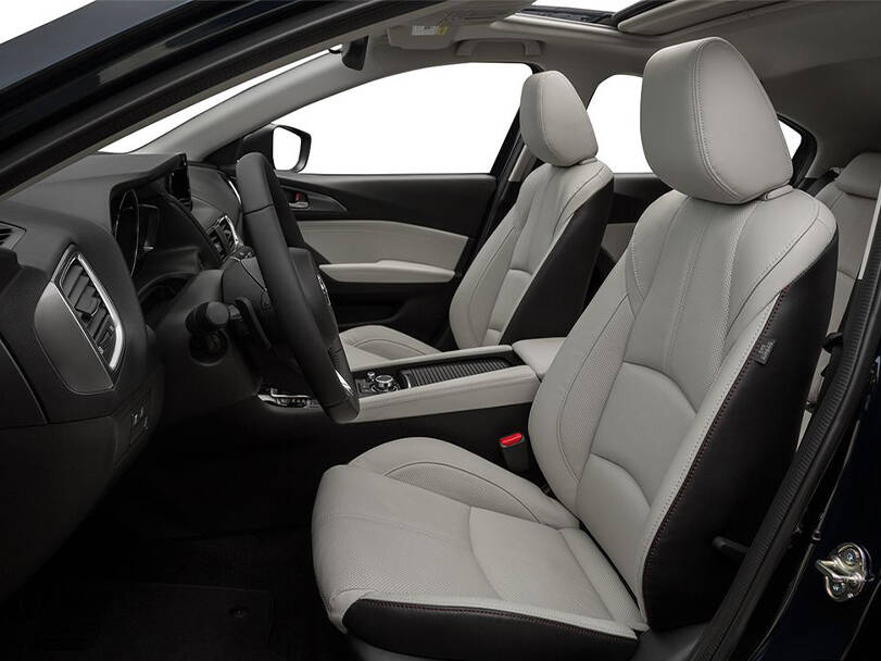 مازدا ٣ Interior 