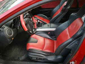 مازدا آر إكس ٨ الداخلية 