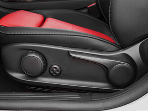 مرسيديس بنز سي إل إيه الداخلية 