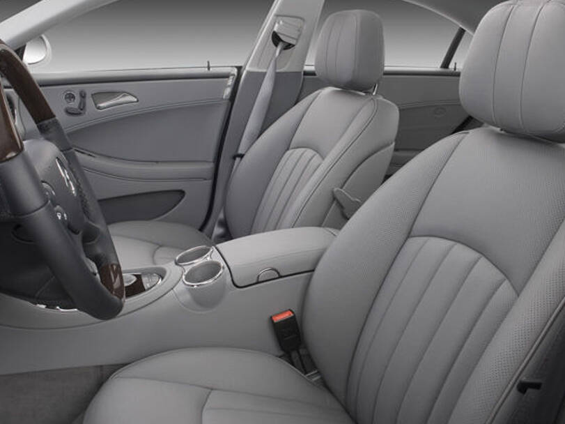 مرسيديس بنز سي إل إس كلاس الجيل الأول (C219) Interior 