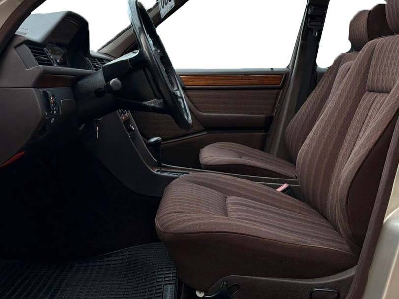 مرسيدس بنز إي كلاس Interior 
