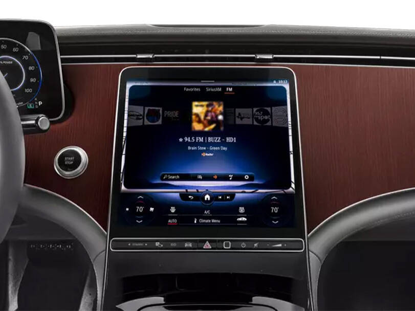 مرسيديس بنز إي كيو إي 2025 Interior 