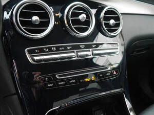 مرسيديس بنز GLC كلاس الداخلية 