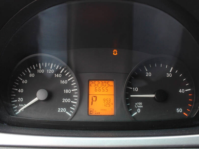 Mercedes Benz V Class 2nd (W639) Generation Interior 