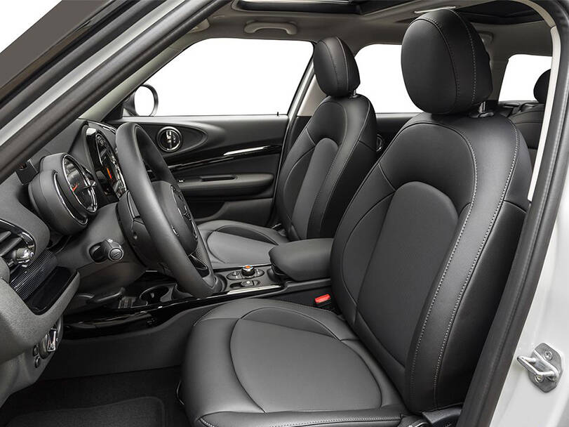 ميني كلب مان Interior 