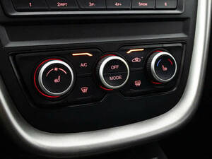 بيستون إكس ٨٠ الداخلية 