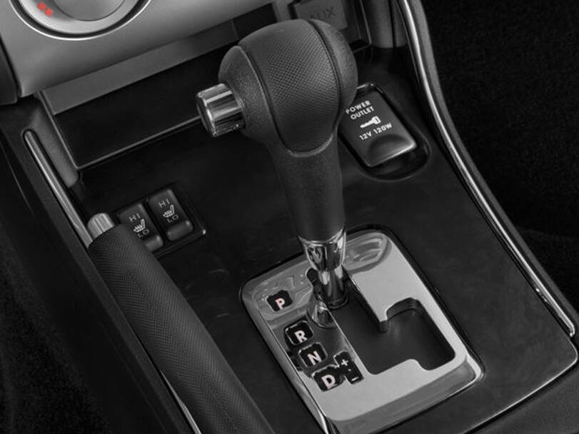 ميتسوبيشي جالانت Interior 