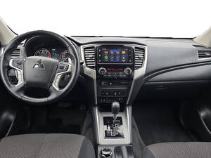 Mitsubishi L200 Interior 
