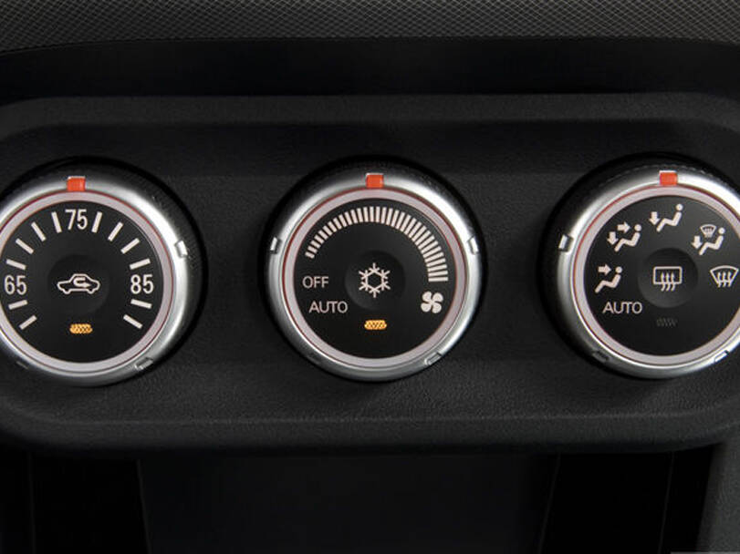 Mitsubishi Lancer Evolution Interior 