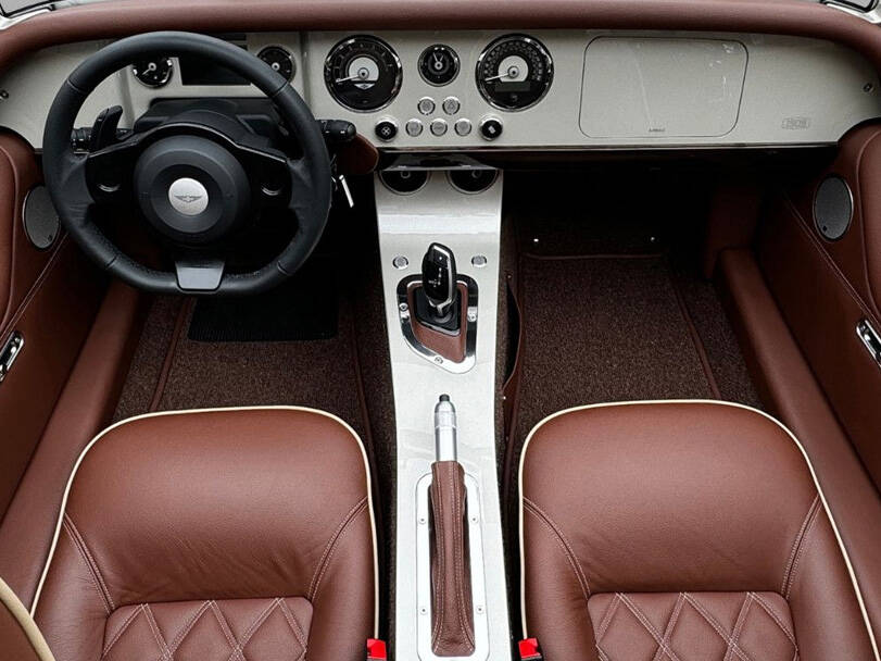 Morgan Plus Six 2025 Interior 