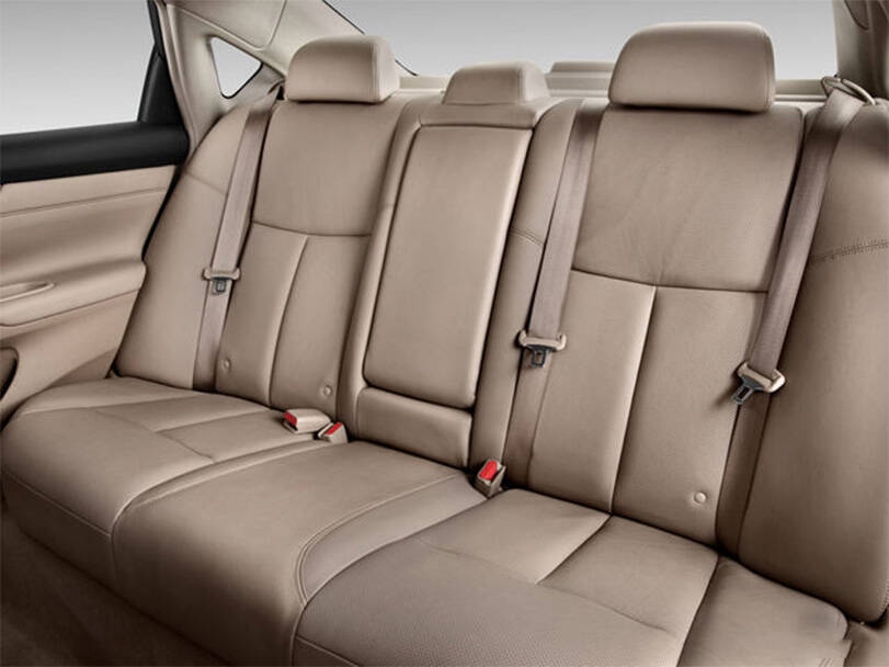 نيسان ألتيما Interior 