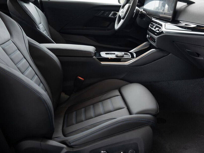 بي ام دبليو ٢ سيريز 2025 Interior 
