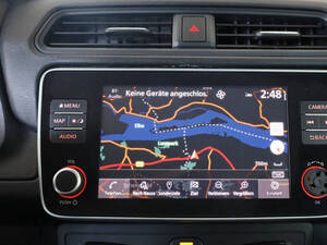 نيسان ليف الداخلية 