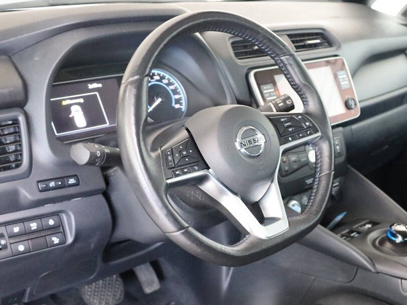 نيسان ليف 2025 Interior 