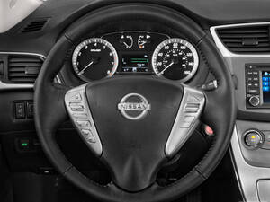 نيسان سنترا الداخلية 