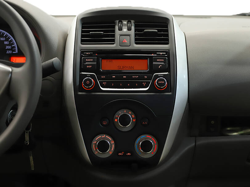 نيسان صني ن17 Interior 