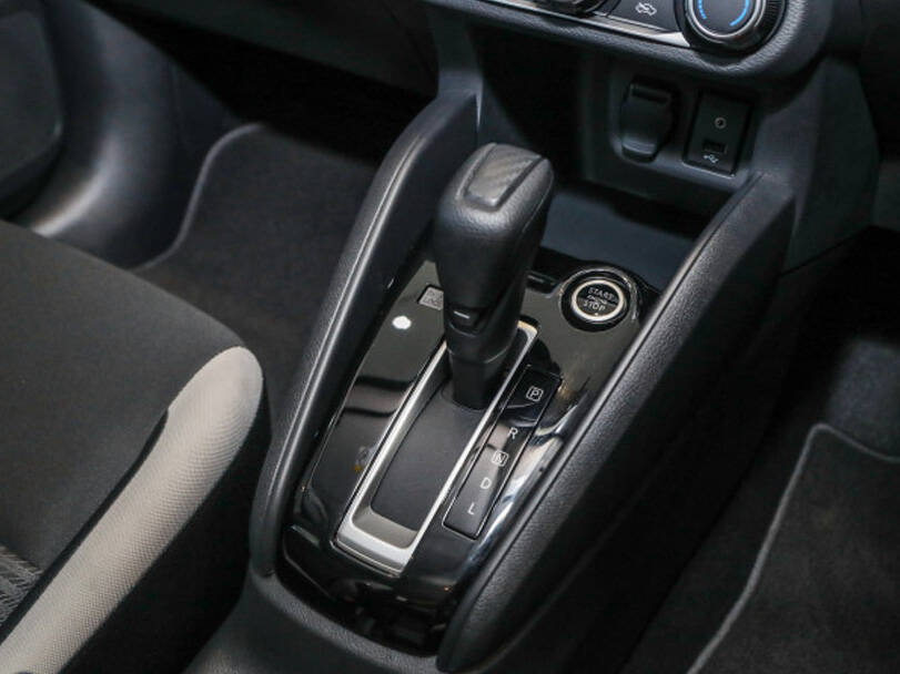 نيسان صني 2025 Interior 
