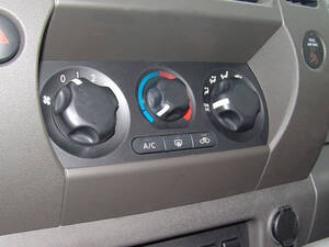 نيسان إكس تيرا الداخلية 