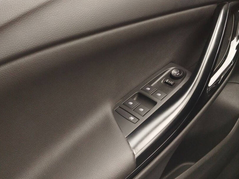 أوبل أسترا Interior 