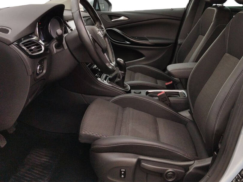 أوبل أسترا Interior 
