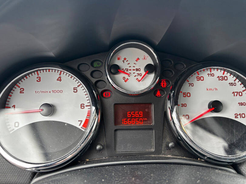 Peugeot 207 Interior 