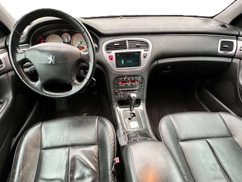 بيجو ٦٠٧ Interior 