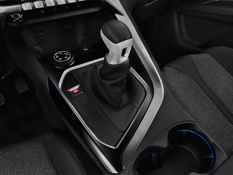 Peugeot 5008 2nd (P87) Generation Interior 