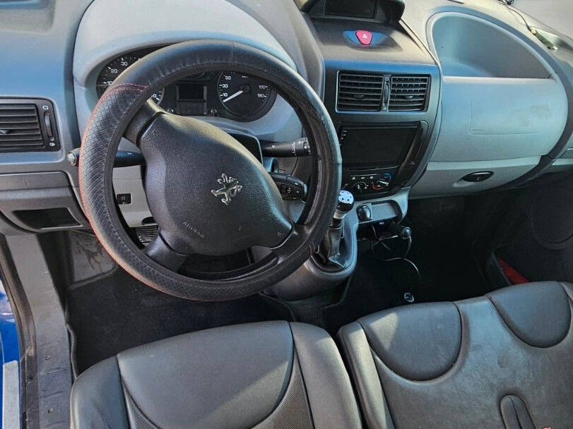 بيجو إكسبيرت الجيل الثاني الداخلية 