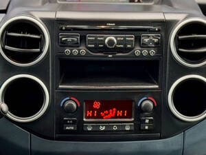 بيجو بارتنر الداخلية 