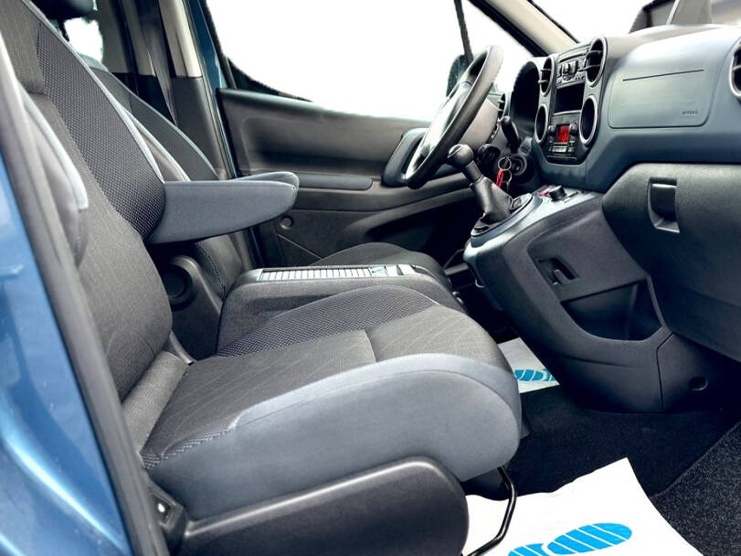 بيجو بارتنر Interior 