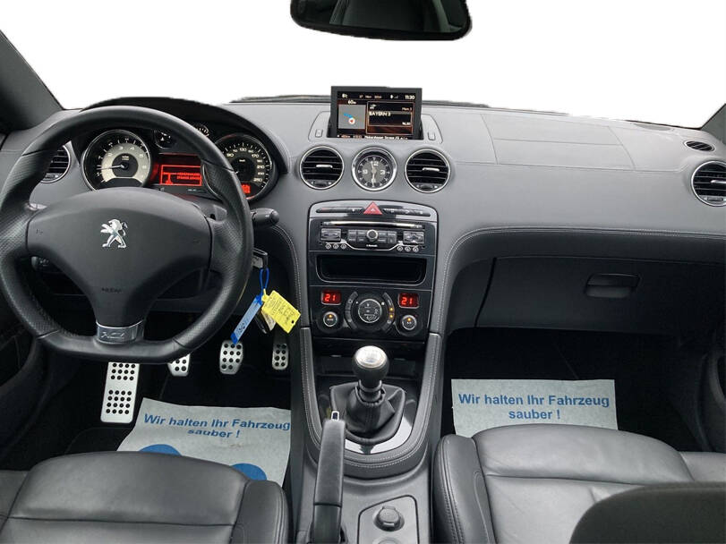 بيجو آر سي زد Interior 