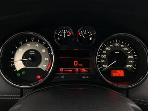 بيجو آر سي زد الداخلية 