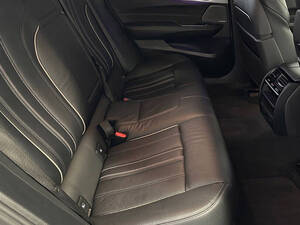 بي ام دبليو الفئة السادسة الداخلية 