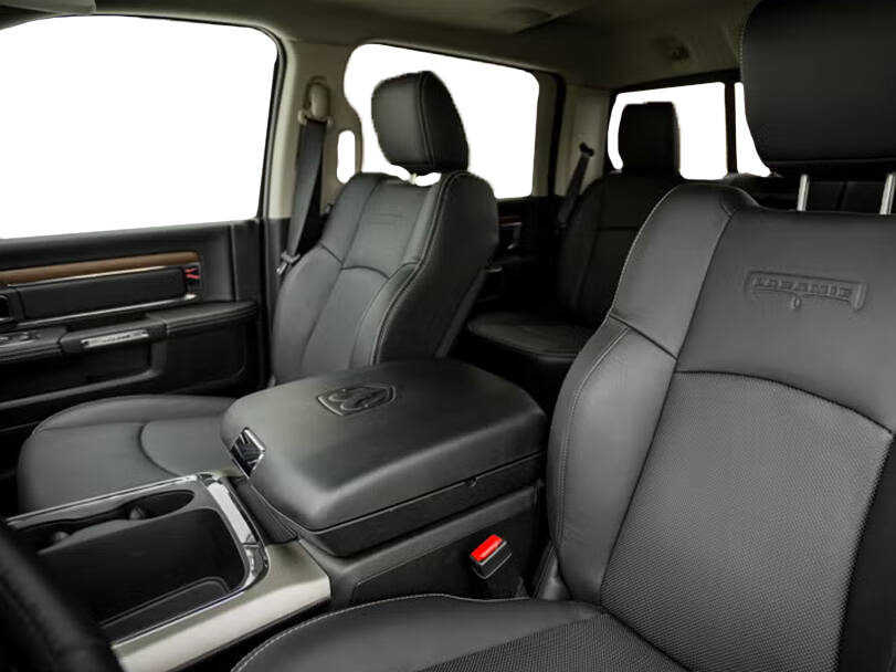 رام 2500 الجيل الرابع (DS) Interior 