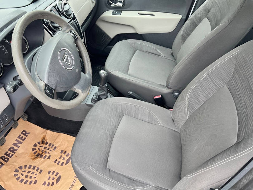 رينو لوجي Interior 