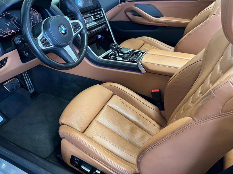 بي ام دبليو ٨ سيريز 2025 Interior 