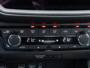 سيات أرونا الداخلية 