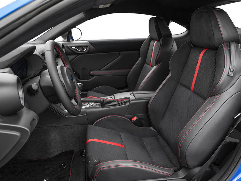سوبارو بي آر زد Interior 