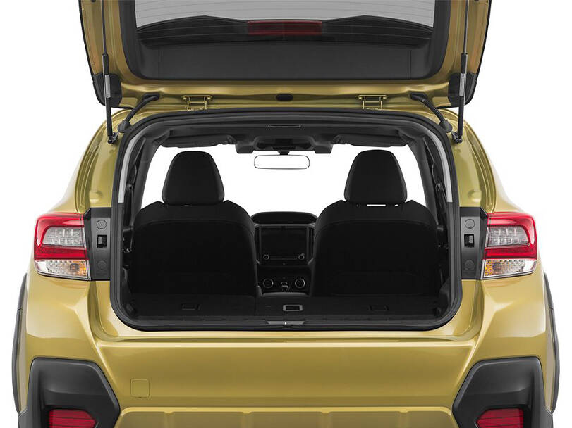 سوبارو كروس تريك Interior 