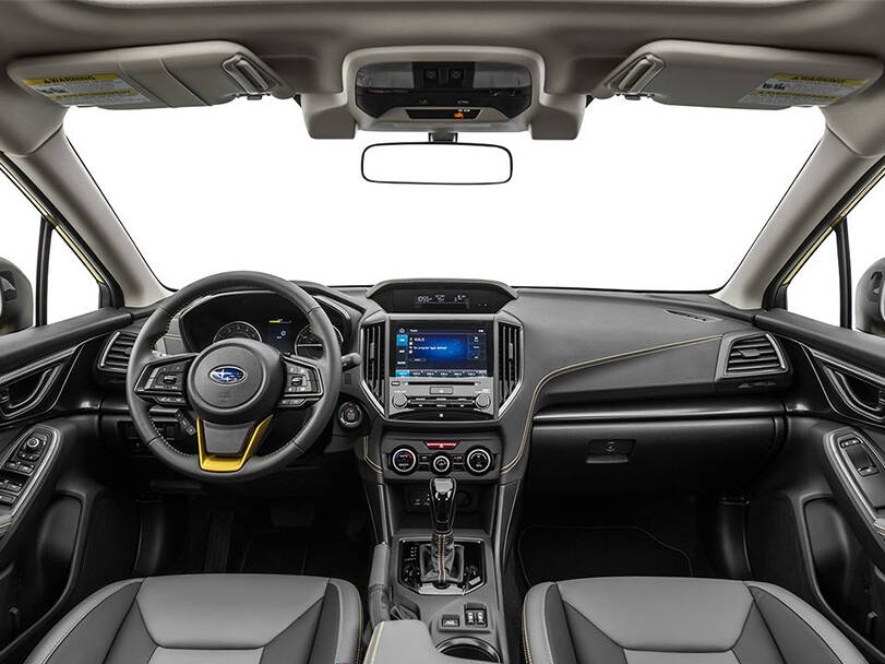 سوبارو كروس تريك Interior 