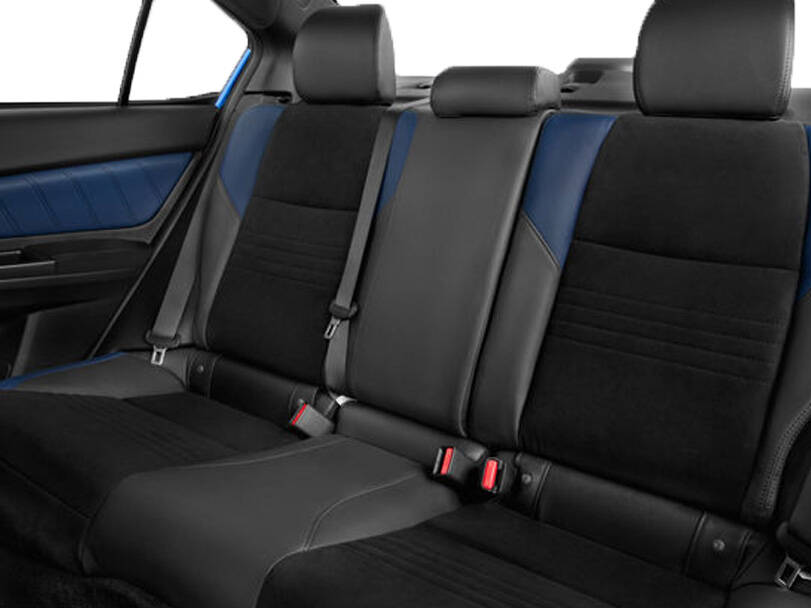سوبارو دبليو آر إكس Interior 