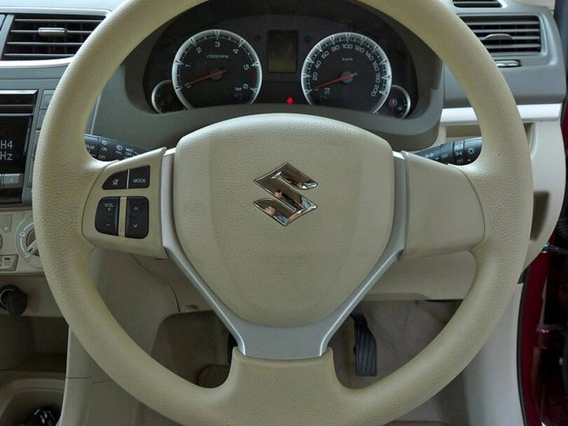 سوزوكي إرتيجا Interior 