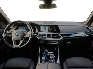 بي ام دبليو آي إكس ٥ الداخلية 