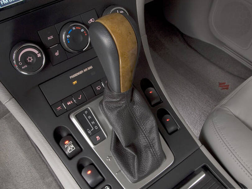  سوزوكي إكس إل ٧ Interior 