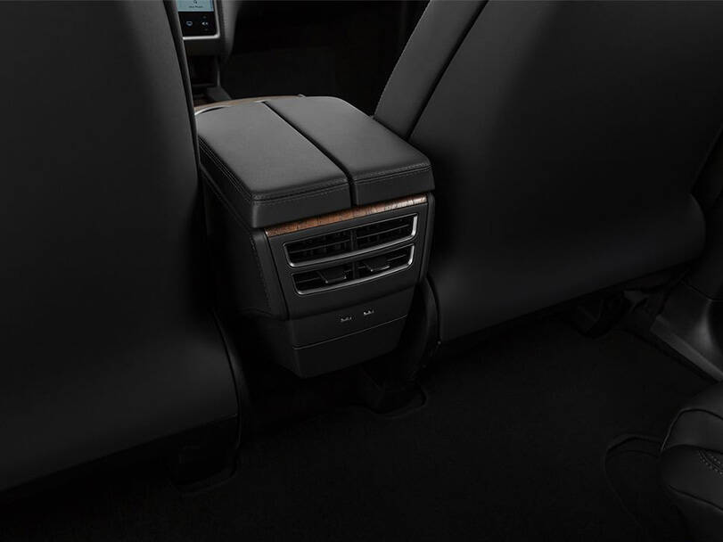 تسلا موديل إكس 2025 Interior 